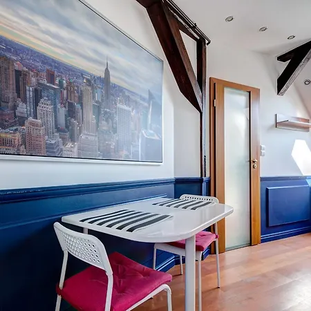 3 City - Attic Apartment